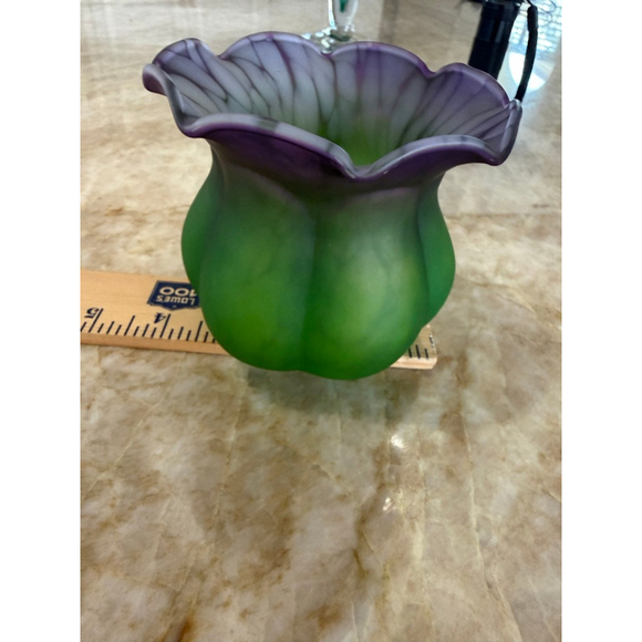 Home Accents Vase Green Purple veining, ruffle edge bud vase - Picture 6 of 7